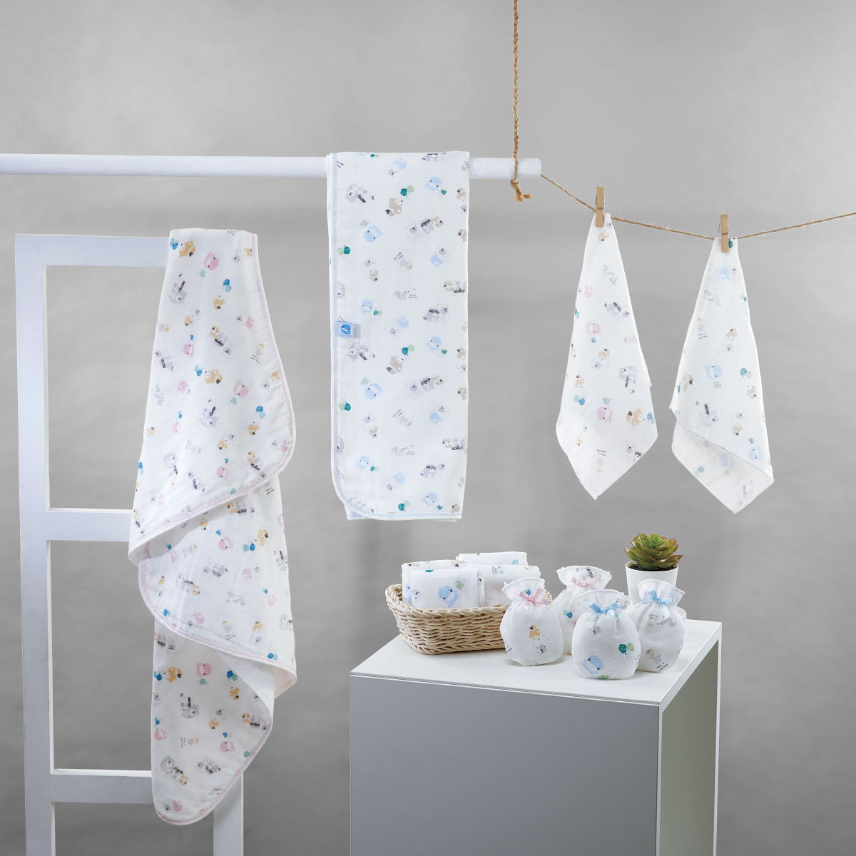 proimages/Cottons＆BabyClothing/BabyClothesSeries/GauzeBathTowel/2634/2634-澡巾-EDM-8.jpg