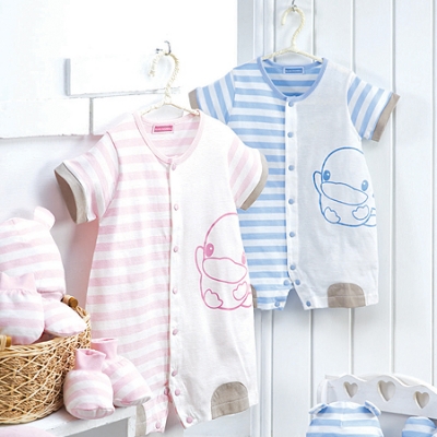 柔彩條紋短兔裝