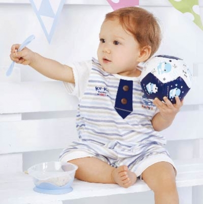 帥氣領帶條紋兔裝